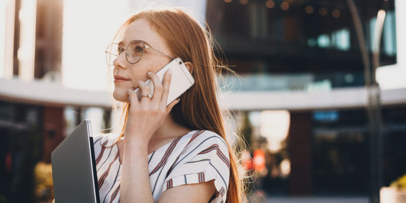 El éxito de O2 con la búsqueda potenciada por IA en su sitio principal y el portal de preguntas frecuentes (Q&A)